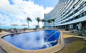Ondina Apartamento à Beira-Mar com Piscinas e Acesso Direto à Praia